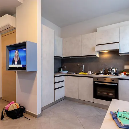 Linda 圣巴特罗摩艾美尔