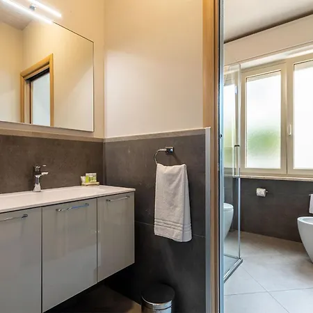 Linda 圣巴特罗摩艾美尔