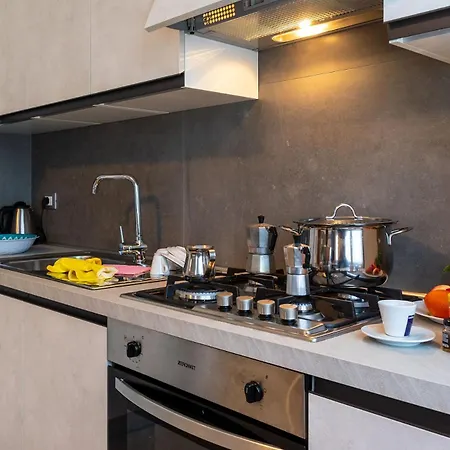 Linda 圣巴特罗摩艾美尔